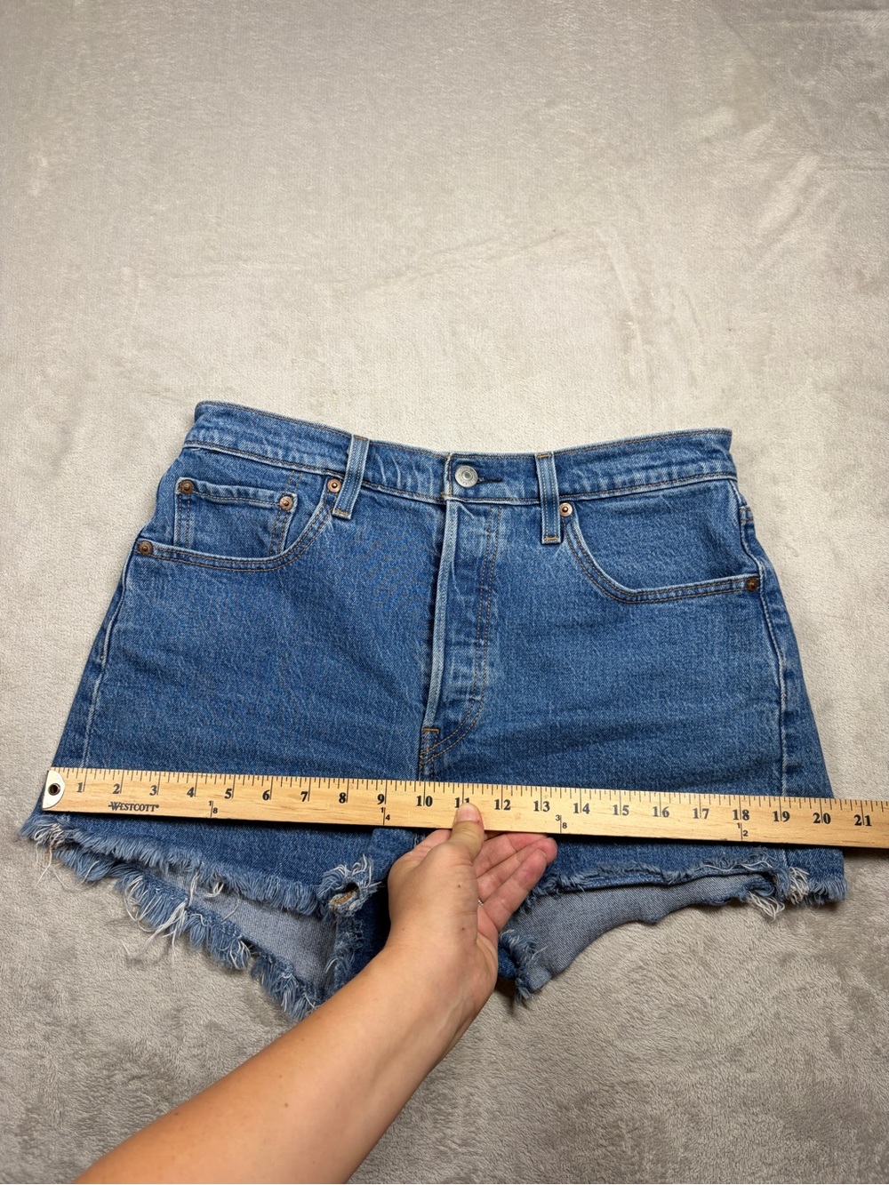 Levi’s Women’s 501 High Rise Cotton Blend Button Fly Blue Jean Denim Shorts 29 - Picture 10 of 16